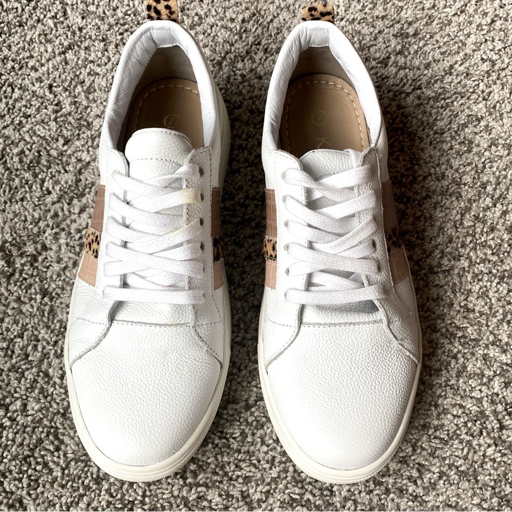 Kaanas Bristol Lace Up Sneakers in Rose